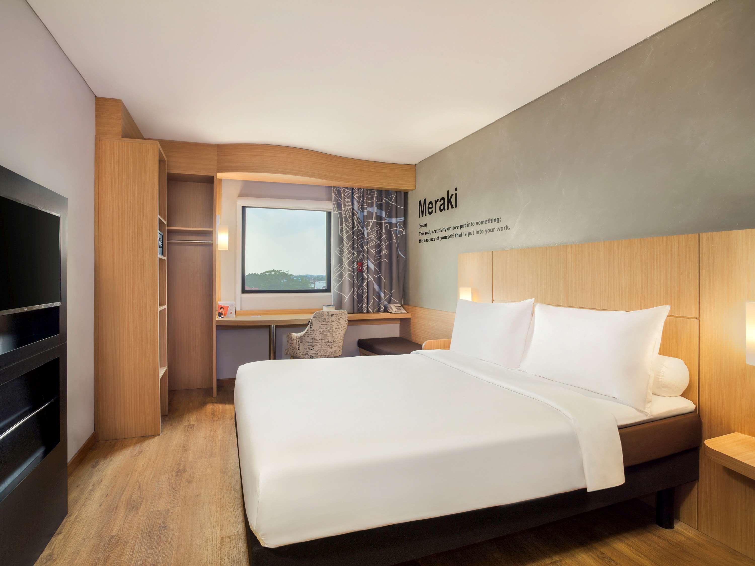 Ibis Pontianak City Center Exterior foto