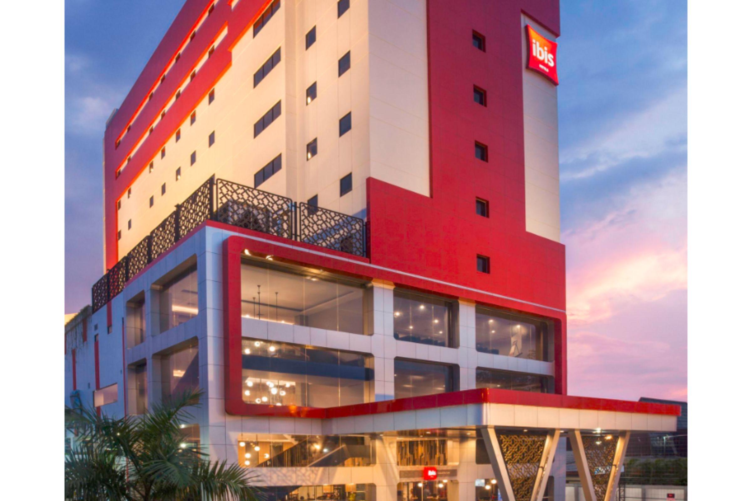 Ibis Pontianak City Center Exterior foto