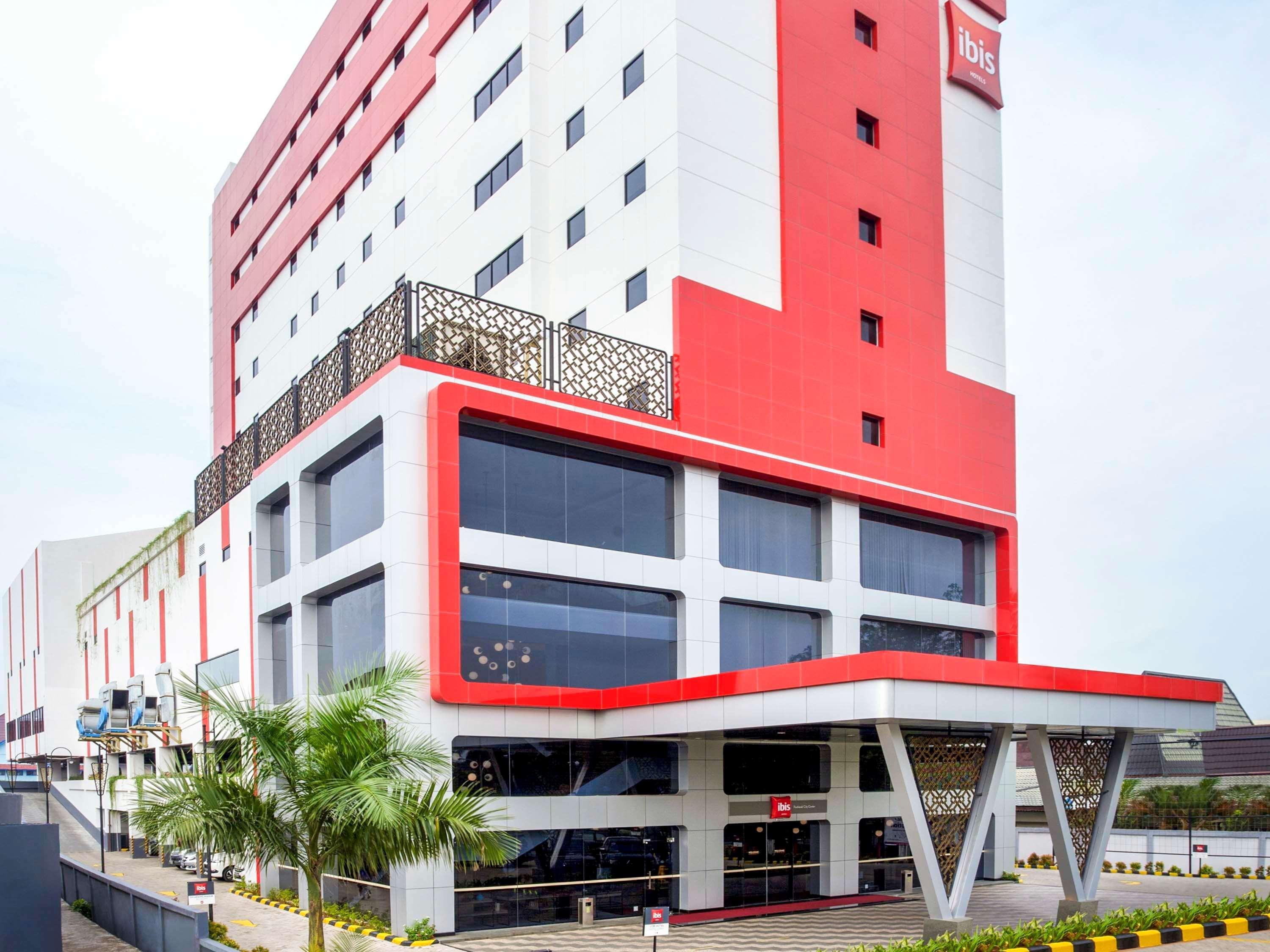 Ibis Pontianak City Center Exterior foto