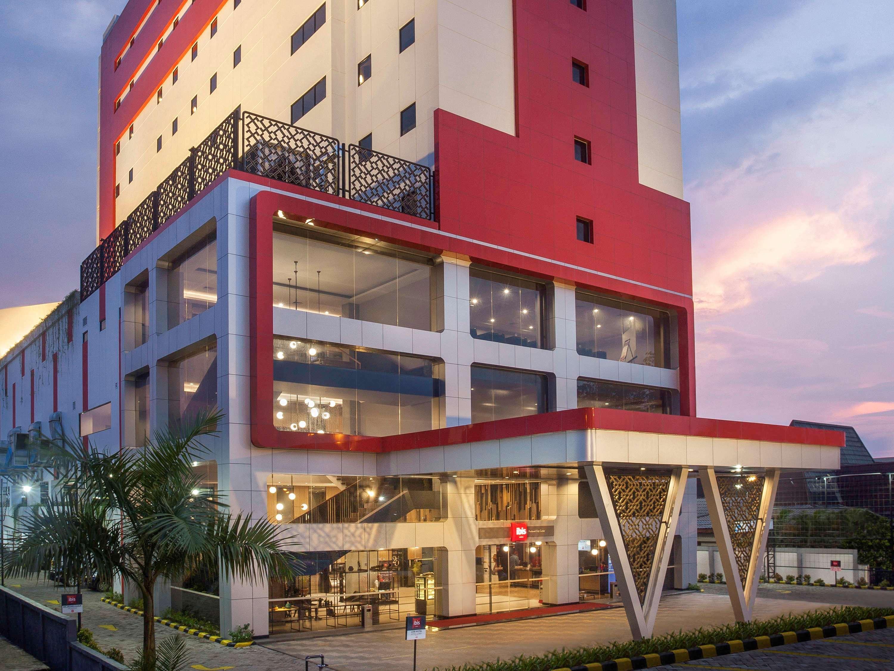 Ibis Pontianak City Center Exterior foto