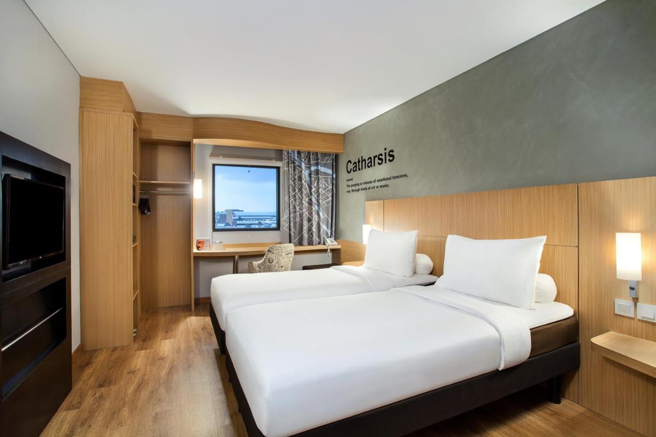 Ibis Pontianak City Center Exterior foto