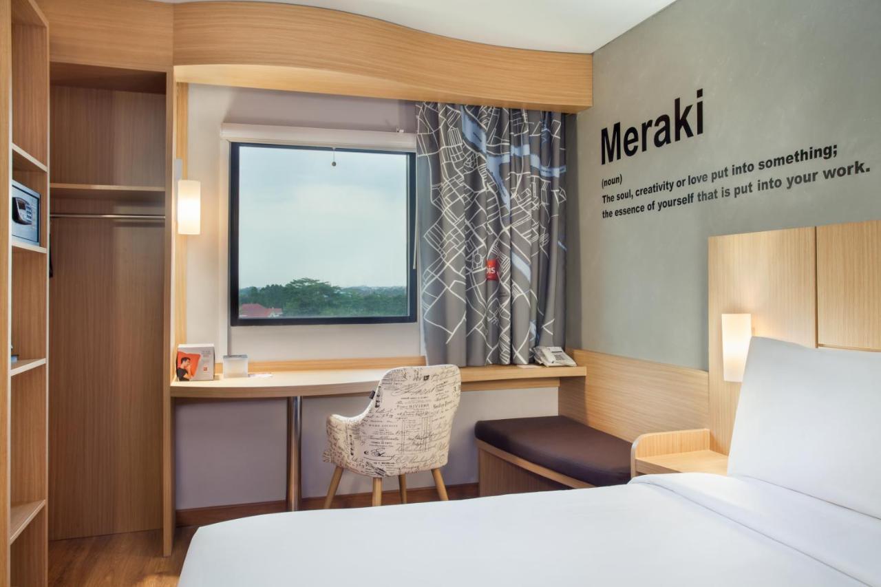 Ibis Pontianak City Center Exterior foto