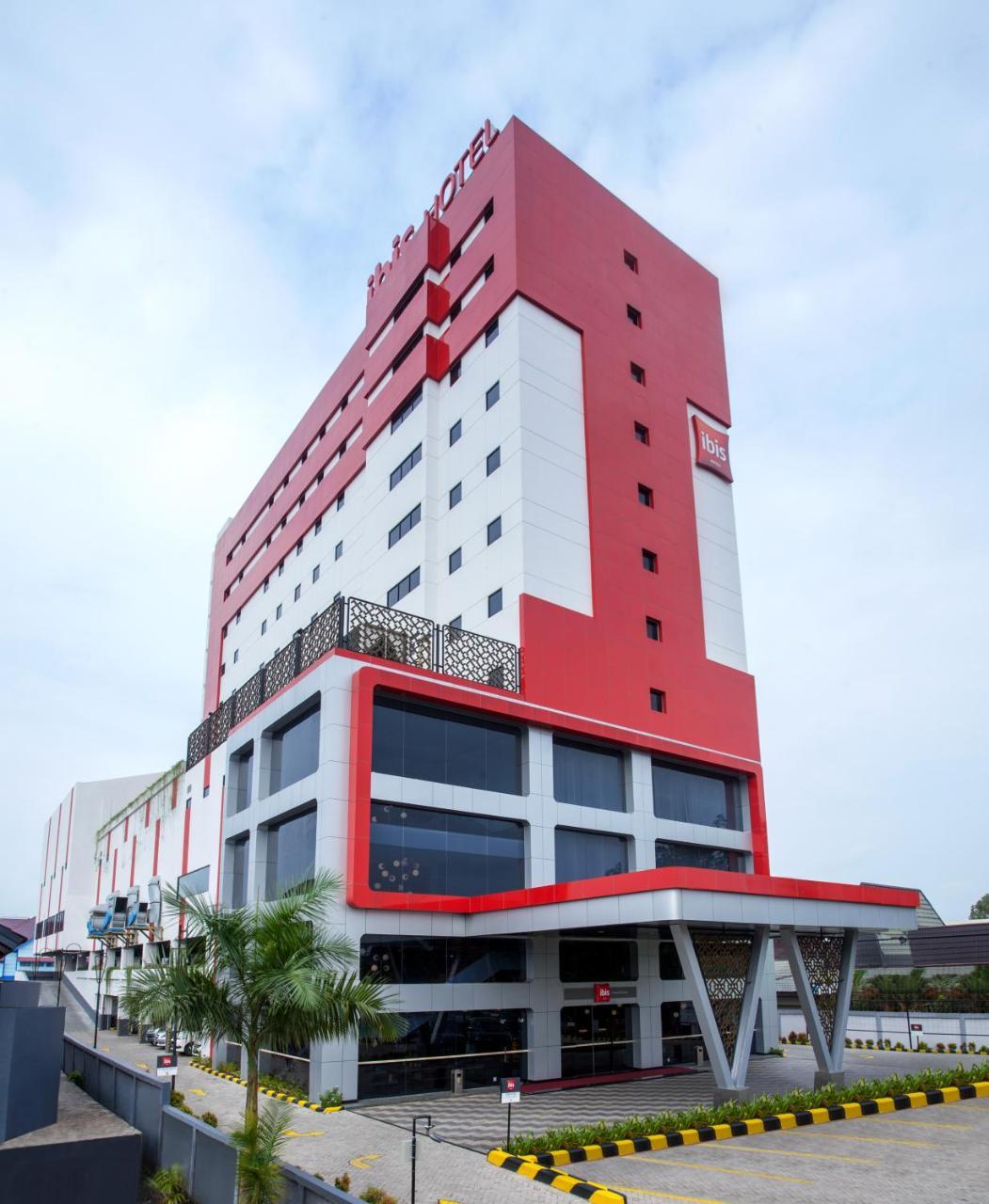 Ibis Pontianak City Center Exterior foto