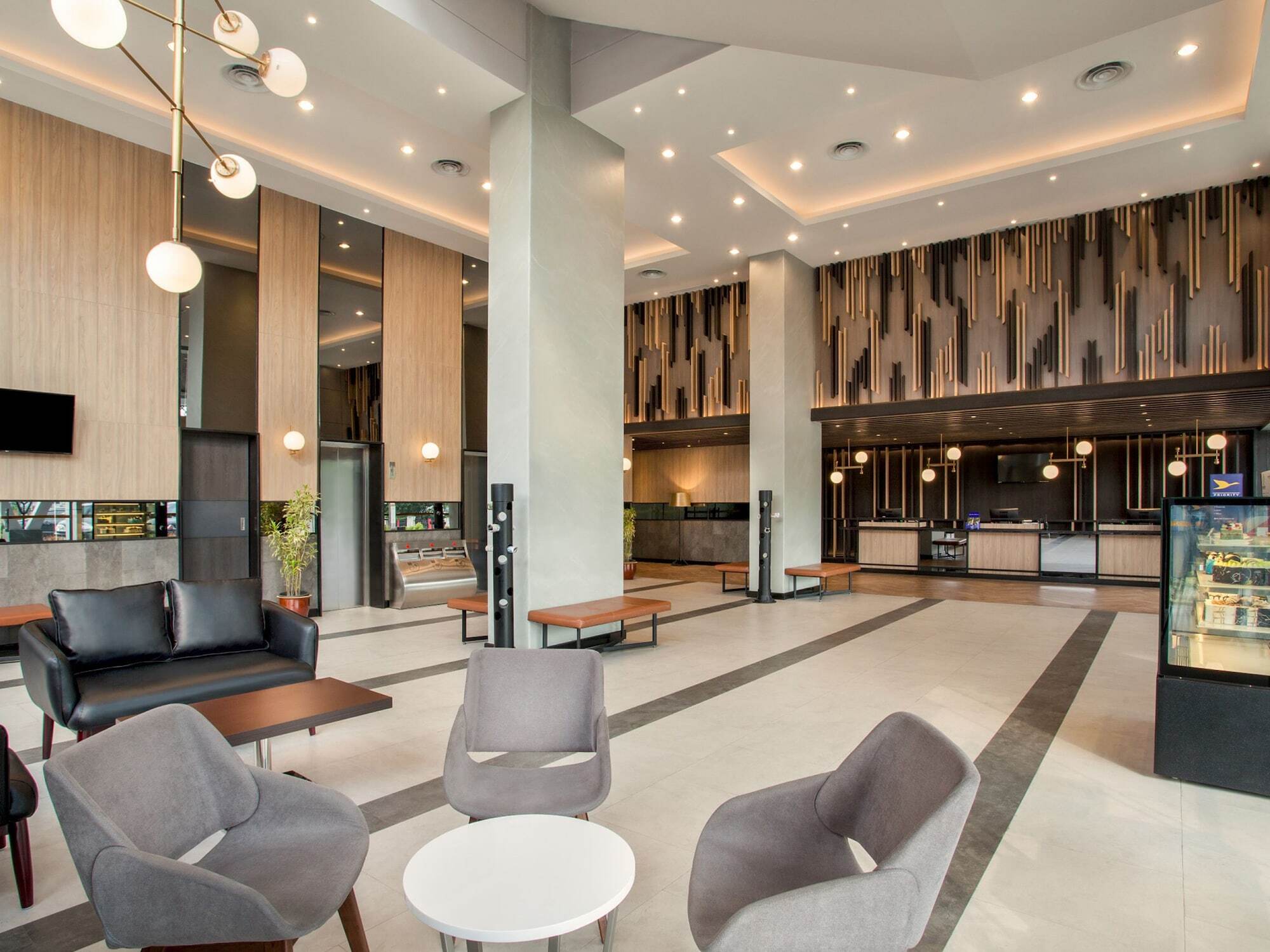 Ibis Pontianak City Center Exterior foto
